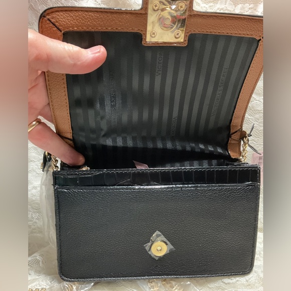 NWT VICTORIA’s SECRET BLACK & BROWN CROSSBODY - chain strap - Picture 9 of 9